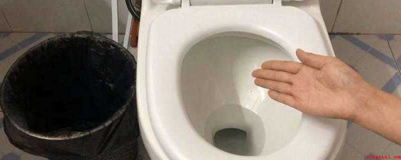 卫生纸能直接扔马桶吗(马桶可否扔卫生纸主要看马桶的冲水强度、马桶管道与下水道之间的)