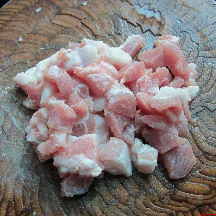 清水丸子肉馅怎么调(小火煮丸子营养成分 )
