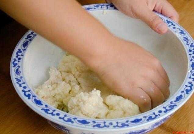 糖高怎么做法(小麦面粉、白糖、老红糖为原材料制做的特点)