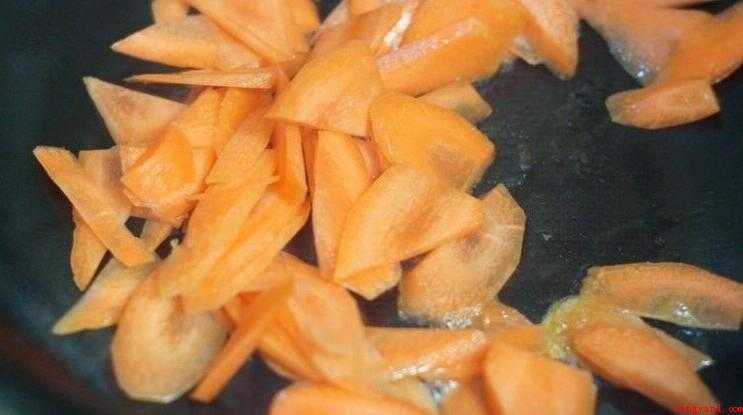 胡罗卜怎么炒（胡萝卜的营养成分有哪些?）