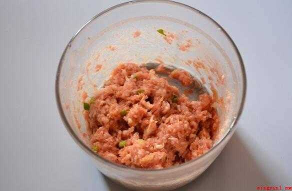 青椒酿肉是蒸还是煎(青椒酿肉的做法有哪些?)