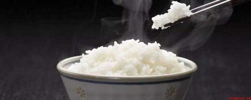 米饭怎么做好吃（如何记牢洗米和水的占比?）