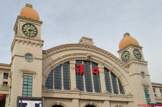 武汉高铁站在哪里(武汉高铁站在武汉市洪山区白云路杨春湖南端)