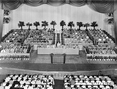 1956年9月党的几大召开（党的第八次全国代表大会在京召开）
