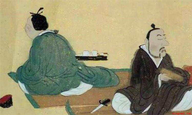 两面三刀是个汉语成语,形容某人心存不轨,阴险狡猾,当面说一套