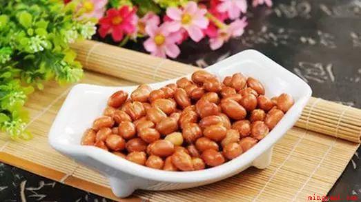 花生的吃法有哪些花生豆浆、麻辣香脆花生米、陈醋菠菜