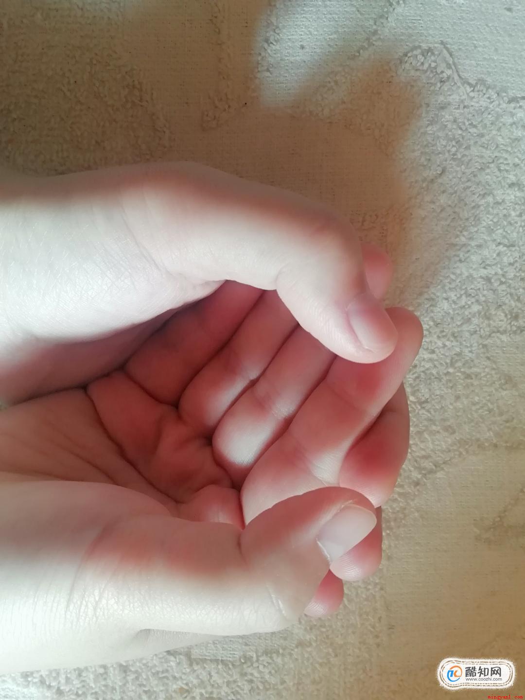 怎么用手指吹口哨,简单却最响的手吹口哨法!(生活中怎样用手吹口哨)