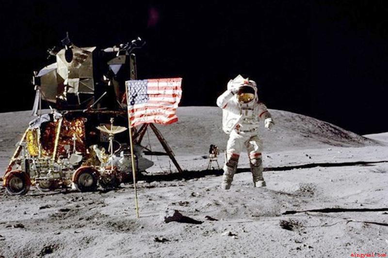 阿姆斯特朗是人类历史上第一位登上月球并留下脚印的人