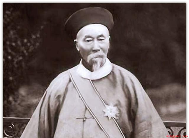 “李鸿章持枪证”是什么梗是什么梗(警方怀疑此人被不发组织洗脑,被骗!)