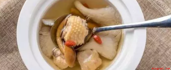 吃肉还是喝汤,只有根据自身情况合理饮食,才不会有发胖之忧