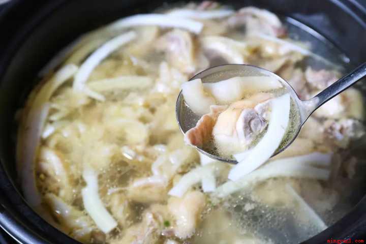 吃肉还是喝汤,只有根据自身情况合理饮食,才不会有发胖之忧