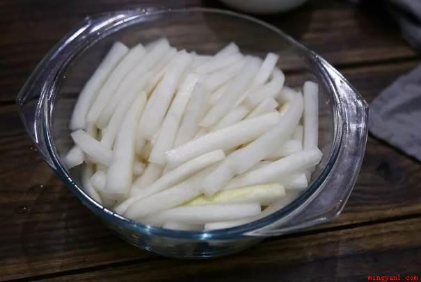 萝卜怎么腌好吃又脆(萝卜怎么腌好吃又脆具体制作方法)