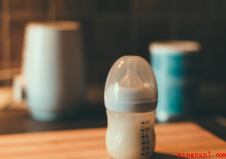 选择奶粉时你有纠结症吗 婴幼儿奶粉如何选择 选择奶粉时你有纠结症吗(选择奶粉时你有纠结症吗 婴幼儿奶粉如何选择)