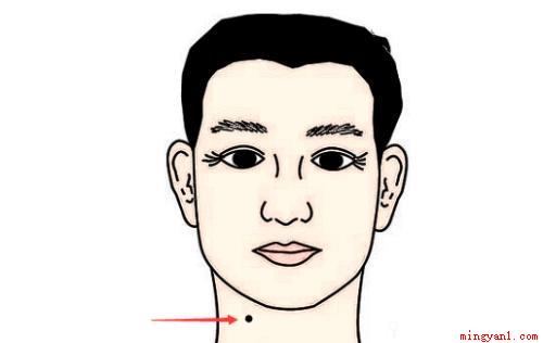 脖子上有痣代表什么（脖子上有痣的几种说法,这些是命相学上）