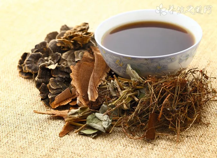 红色凤尾鱼下崽的征兆(红色凤尾鱼在下崽的时候,鱼肚棱角会非常分明)
