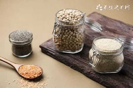 地皮菜和什么不能吃地皮菜和什么相克（地皮菜一种真菌和藻类的结合体,营养价值极好）