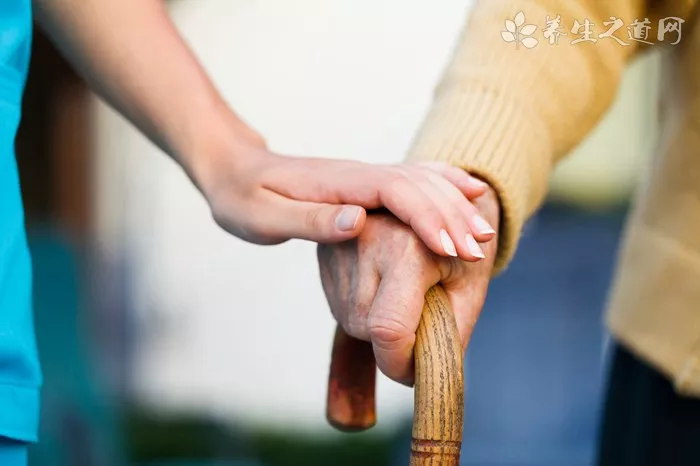 门口站着大人物是什么生肖(门口站着大人物是什么生肖 做梦梦到与邻居吵架什么意思)