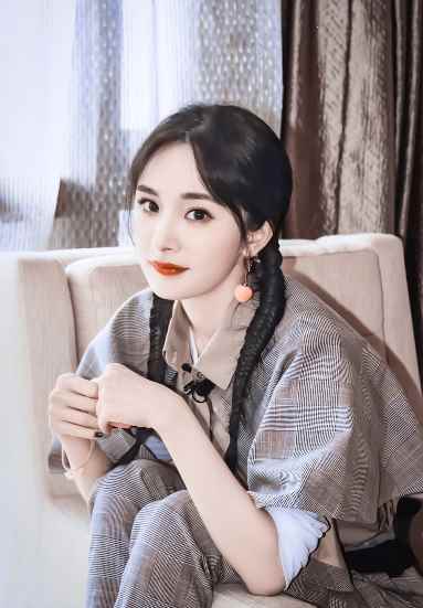 杨幂母亲是谁(杨幂的妈妈是杨春玲)