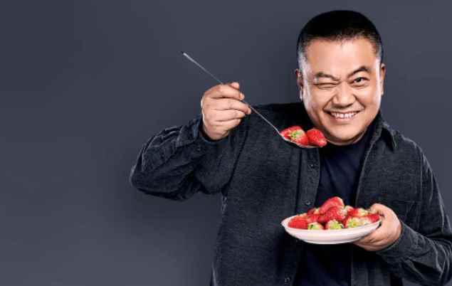 舌尖上的中国导演是谁(陈晓卿,1965年出生于安徽灵璧,知名美食家,曾为中央电视台)