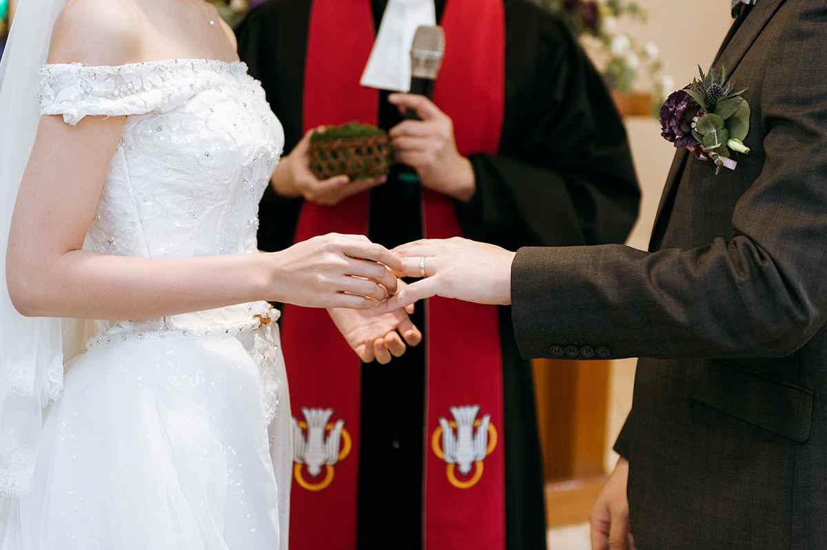 证婚人一般找谁