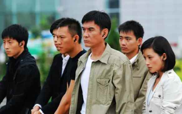 天敌剧里谁是鼹鼠(天敌该剧讲述某国间谍组织“左手”潜入中国,目标是中国最新的军)