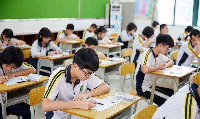 学生是不是职业(学生不是职业,而是一种身份)