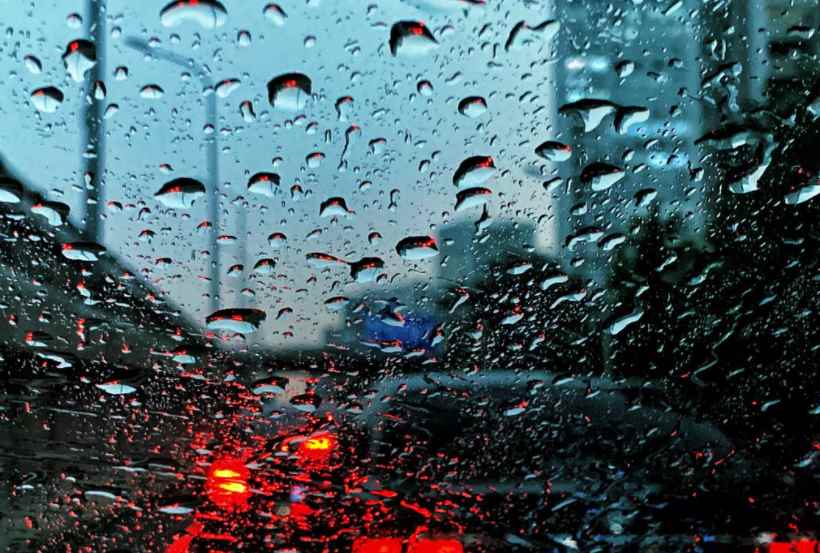 滴滴答答还是嘀嘀嗒嗒的雨声(滴滴答答和嘀嗒嗒的区别)