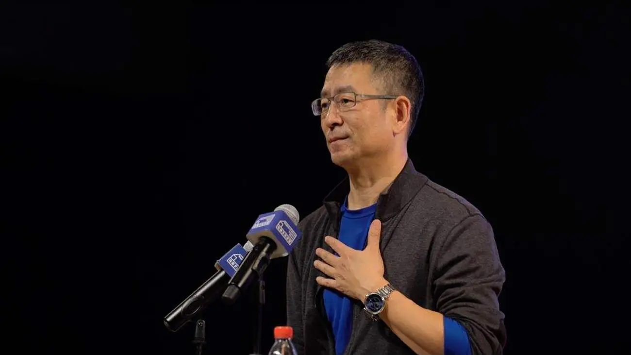 白岩松为什么被央视解雇了(白岩松回应“节目停播及被央视封杀”:只是一点小风小浪)