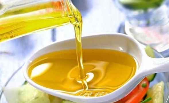 食用油的沸点是多少(食用油脂的成分是什么)