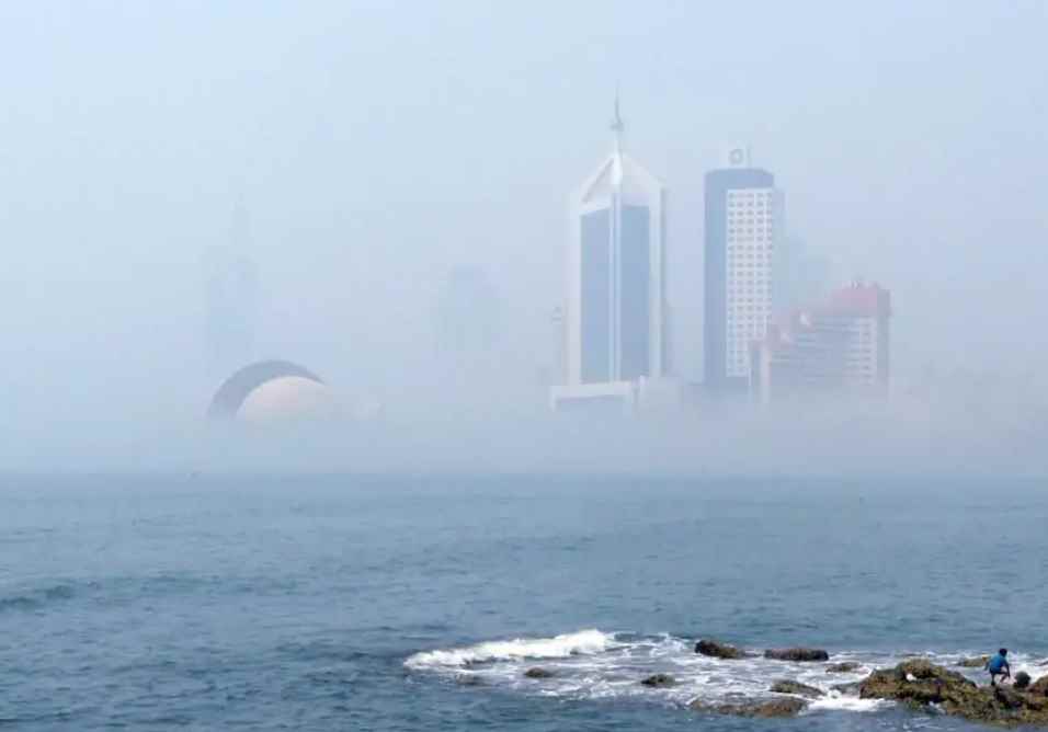 海市蜃楼是折射还是反射(海市蜃楼是一种因光的折射而形成的自然现象)