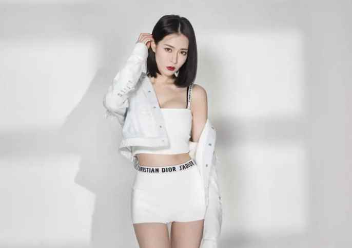 白素是谁扮演的