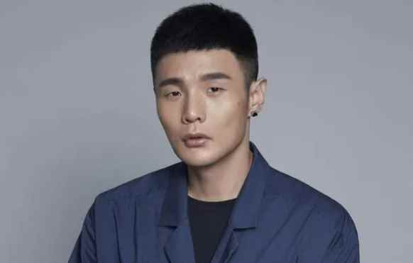 杨丞琳的老公是谁(李荣浩:从制作人到歌手转型)