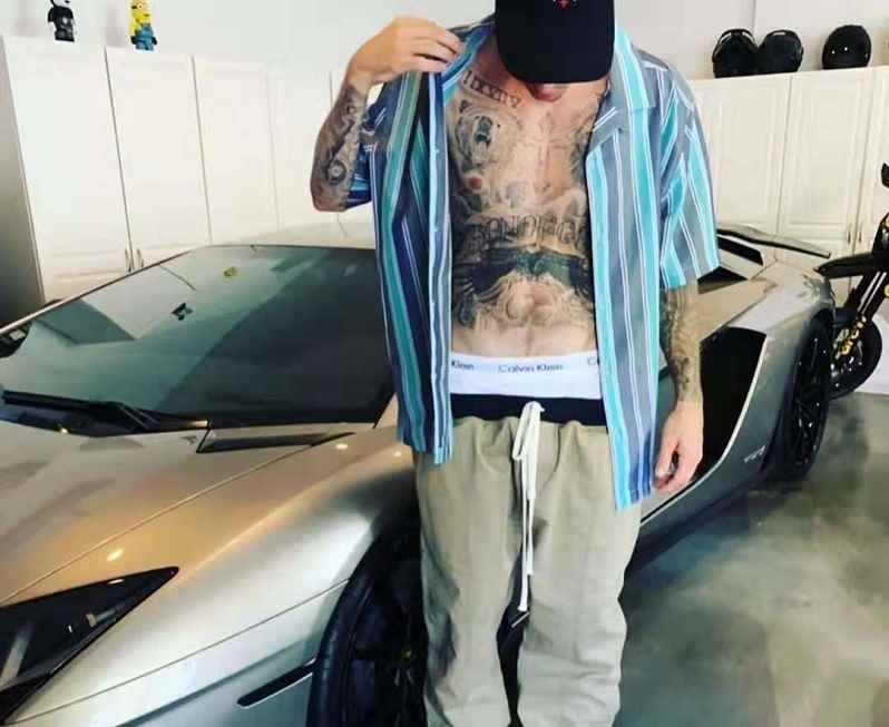 贾斯汀比伯身高多少(贾斯汀·比伯:从受尽万千宠爱的偶像变成了人人唾弃的瘾君子)