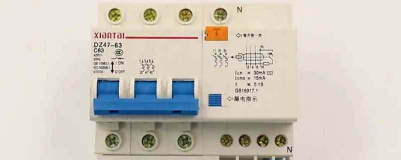 漏电断路器保护的电流为不大于(漏电断路器保护的电流为不大于30mA,额定漏电动作时间不应大)