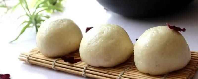 蒸豆包怎么蒸熟不塌(粘米粉的同时加入适量的大米粉、玉米粉或者黄小米粉)