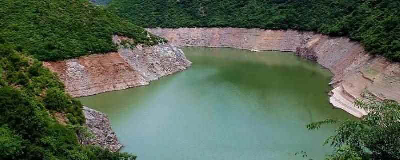 无大坝水库如何取水(不设拦河闸或水坝,从天然河道中直接引水的取水枢纽)
