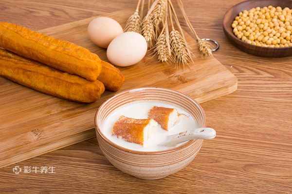 喝3年豆浆患癌(喝了3年豆浆竟然患癌了!医生:不能盲目找豆浆“算账”)