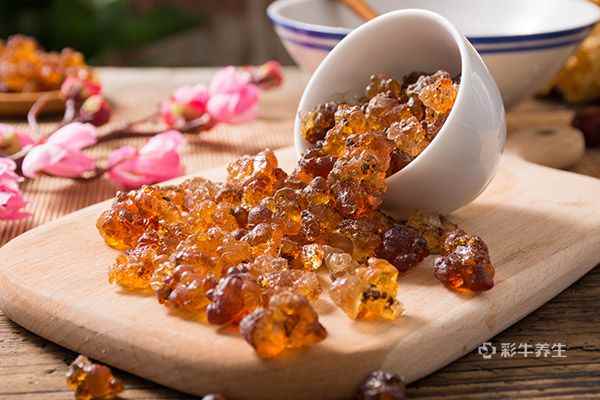 桃胶的功效与作用及食用方法