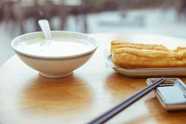摄图网_501159360_早餐油条和豆浆(企业商用).jpg 每天喝豆浆好吗