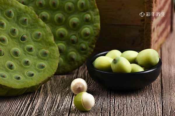 鲜莲子3.jpg 鲜莲子的功效与作用禁忌