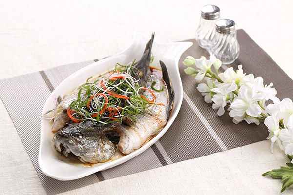 鲈鱼2.jpg 哪些食物补肝
