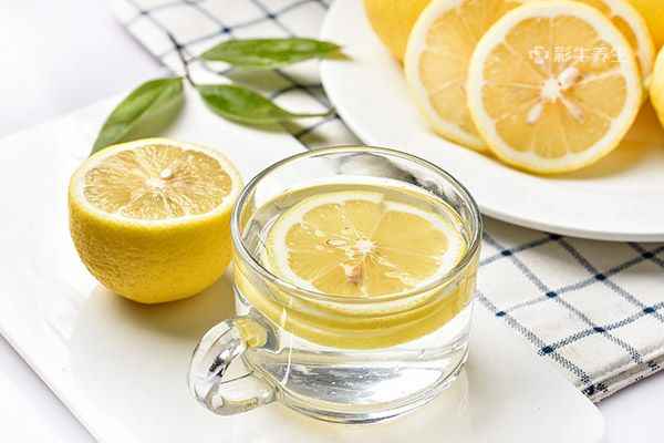 柠檬水1.jpg 柠檬可以用开水泡吗