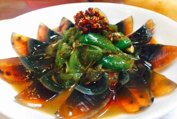 凉拌松花蛋的做法
