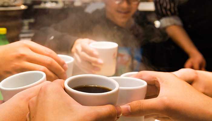 梦见别人店里生意很好什么意思