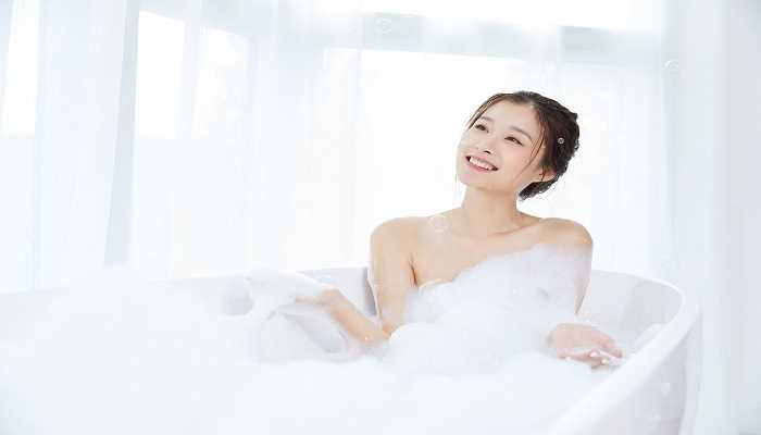 梦见女人洗澡