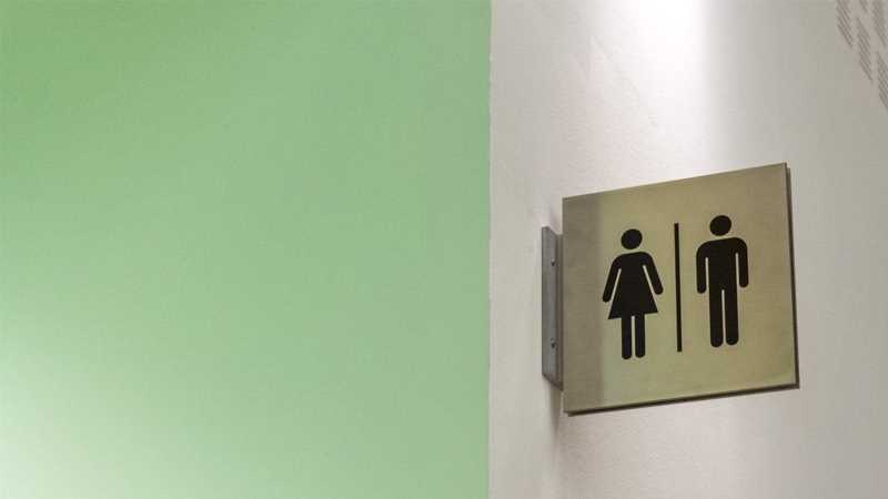 女人梦见踩了一脚屎