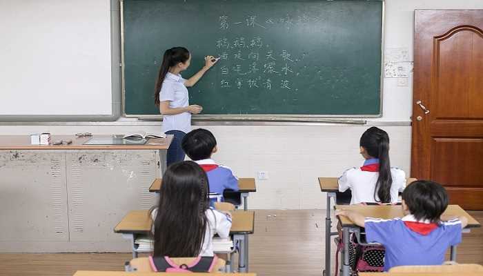 梦见在学校读书
