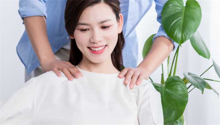 梦到前任和他现女友是什么意思