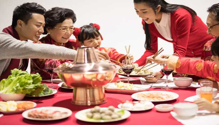 梦见吃年夜饭