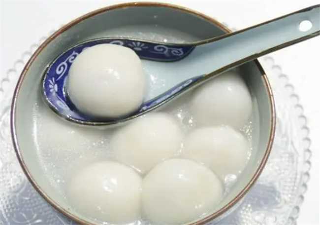 一个汤圆的热量相当于多少米饭(汤圆的热量高吗平时我们吃的4个汤圆)